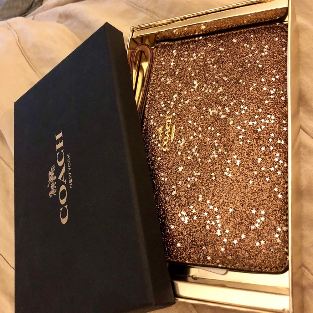 ♥️SOLD♥️ Coach wristlet